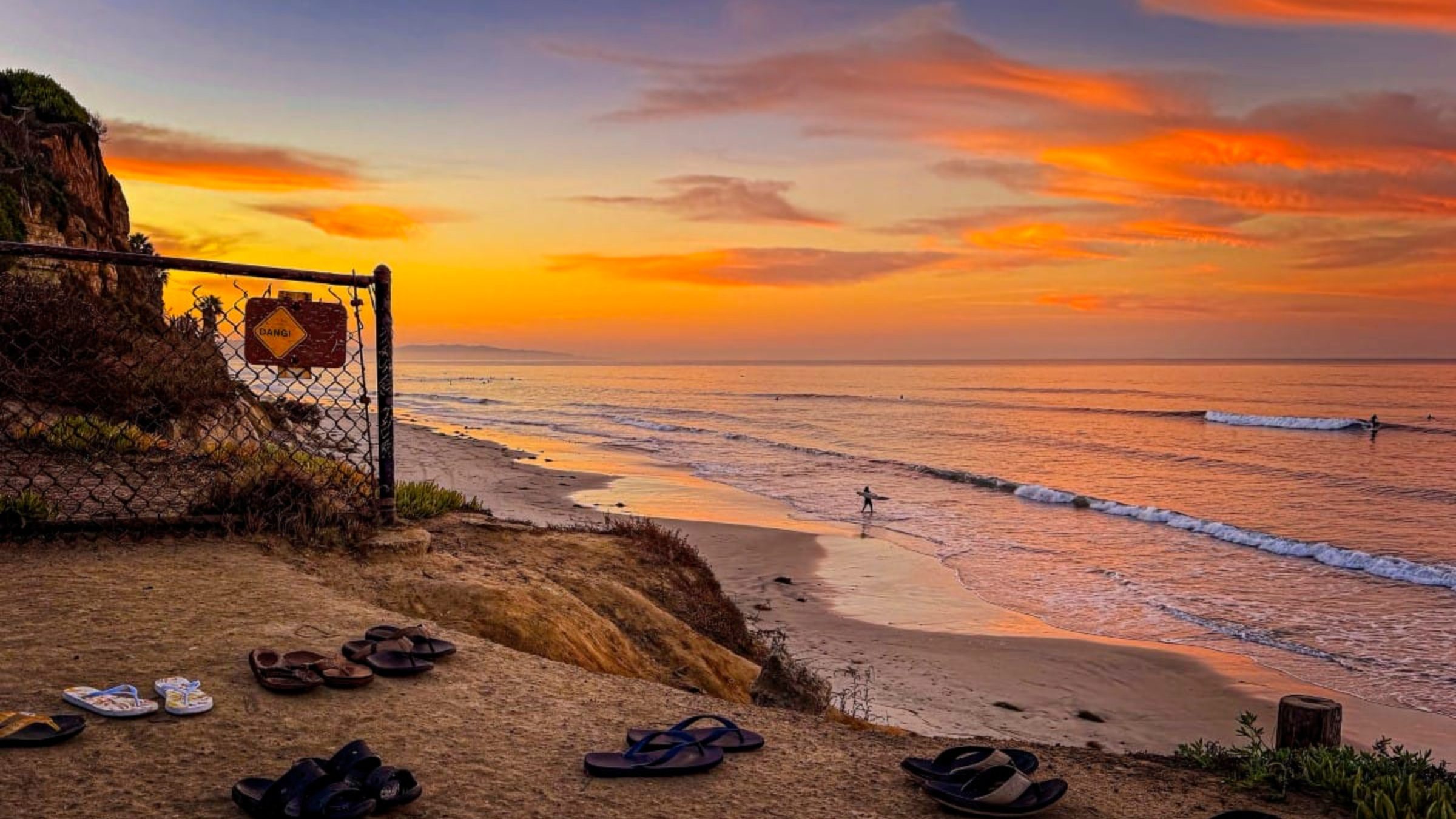 Ocean sunset view from the shoreline in Encinitas, California